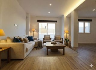 Chalet à Centro. Chalet de 4 dormitorios con garaje en venta en aspedescubre este
