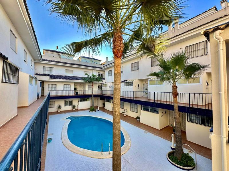 Foto 7dbb80bc-67a6-419f-8d36-fd75916d0a35. Pis amb piscina a La Veleta Torrevieja