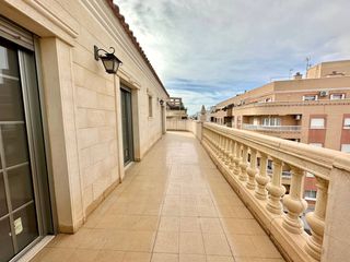 Lloguer Àtic a Centro - Muelle Pesquero. Alquiler para todo el antildeo!te presentamos este espacioso apa
