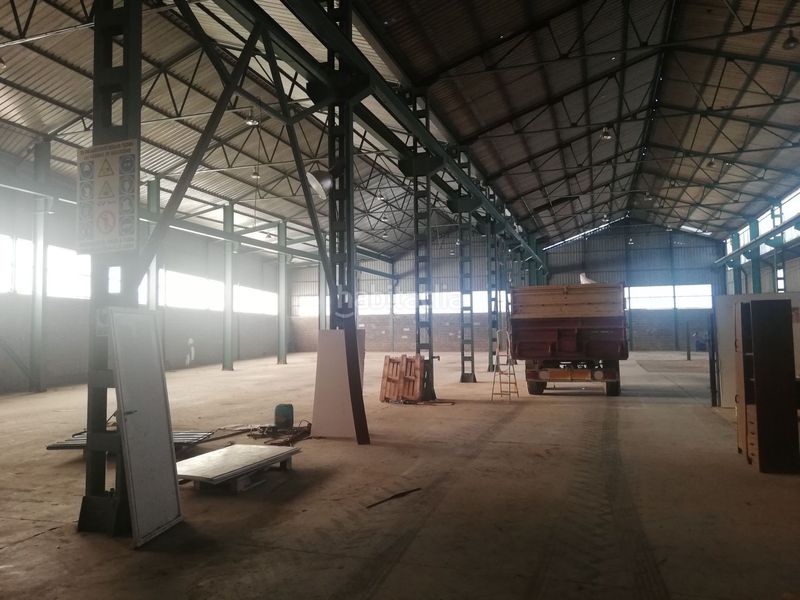 Foto 9414a77f-4806-4ad3-87a9-5f5f5f9078e8. Location bâtiment à usage industriel dans Monzón