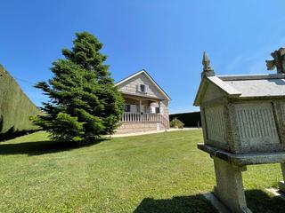 Chalet en Camponaraya. Venta chalet en camponarya