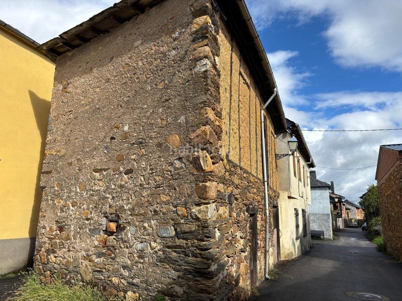 Foto f88d3494-4ec7-4253-8868-d9ffda8cd225. Casa venta casa en calamocos el bierzo en Castropodame