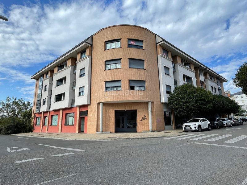 Foto dba34b98-e594-4959-ba2b-b2b66b660e2e. Dúplex venta piso tipo duplex zona flores en Flores de Sil - La Placa Ponferrada