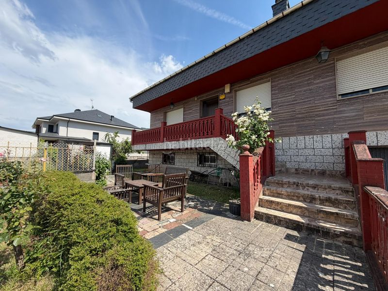 Foto 2109d95b-d1ea-4d48-8be6-d84d7f9d7187. Chalet a la venta casa con finca en Flores de Sil - La Placa Ponferrada