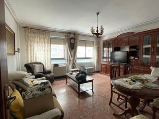 Appartement à Flores de Sil - La Placa. Venta piso en el barrio del temple en ponferrada