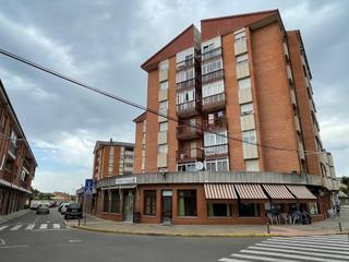 Appartement à Astorga. Venta piso con terraza en astorga zona la estacion