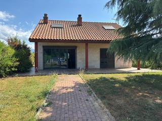 Maison à Cuatro Vientos. Venta casa en fuentesnuevas ponferrada