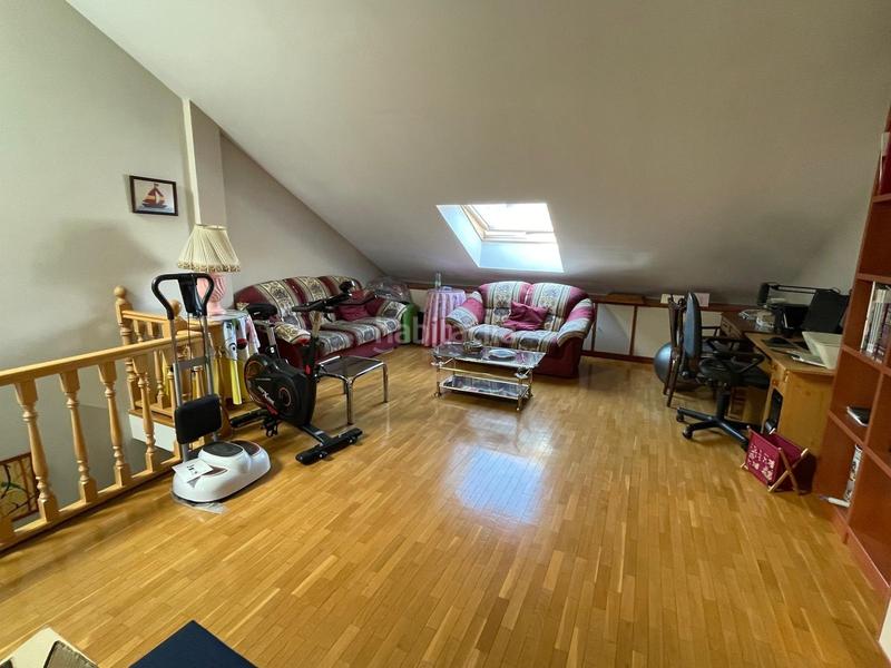 Foto 14bd16bc-b769-4c69-897d-3861d4ee360b. Casa adossada amb calefacció aparcament a Centro Ponferrada