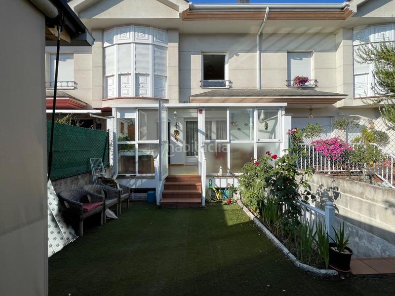 Foto 158cf75e-7134-4552-a716-c5b1d120f6a1. Casa adossada amb calefacció aparcament a Centro Ponferrada