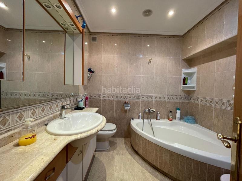 Foto 1ab16fba-45aa-4b82-92ee-2a24b27bb3d0. Casa adossada amb calefacció aparcament a Centro Ponferrada