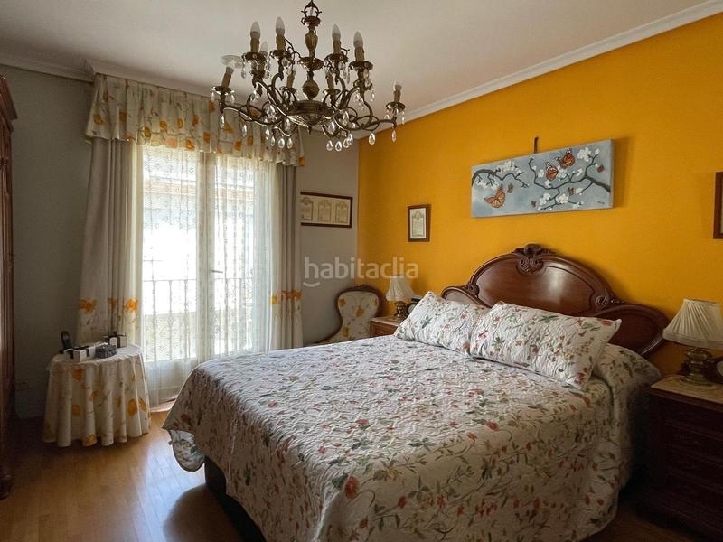 Foto ab993b55-3de0-43a8-ab0e-87ab8fd4eb04. Casa adossada amb calefacció aparcament a Centro Ponferrada