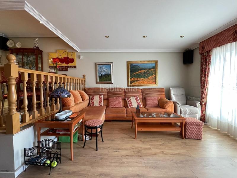 Foto d9d131cb-6758-441e-bd3d-91fad6d4f76f. Casa adossada amb calefacció aparcament a Centro Ponferrada