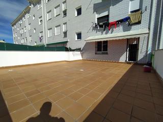 Apartament en Flores de Sil - La Placa. Venta apartamento con terraza en ponferrada zona la cemba