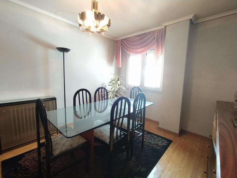 Foto 1d697a33-1001-4dc7-9ca8-e1d8b1c09cc7. Duplex con riscaldamento parcheggio in Zona Alta Ponferrada