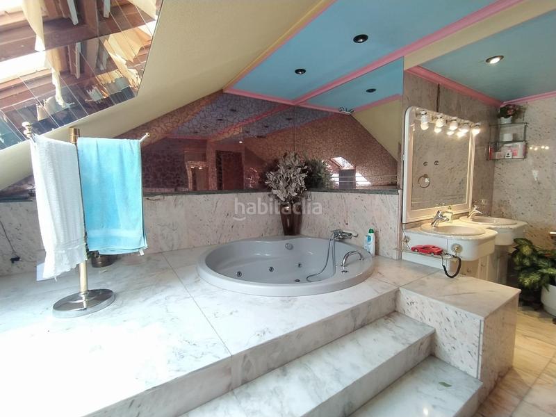 Foto d6466e8a-9e16-4ae5-bf23-39fc2dc7df53. Duplex con riscaldamento parcheggio in Zona Alta Ponferrada