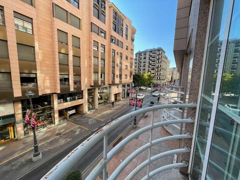 Foto 67d8d086-9ba5-45e1-bf52-decc3f877564. Büro in Centro Ponferrada