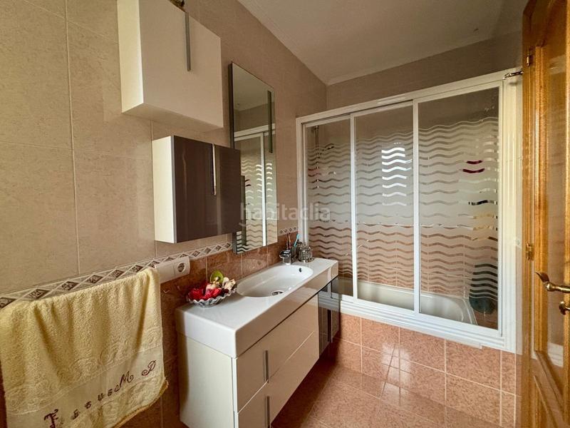 Foto f7077abc-eff1-47a0-8d74-51ed14986606. Casa a schiera con riscaldamento parcheggio in Centro Ponferrada