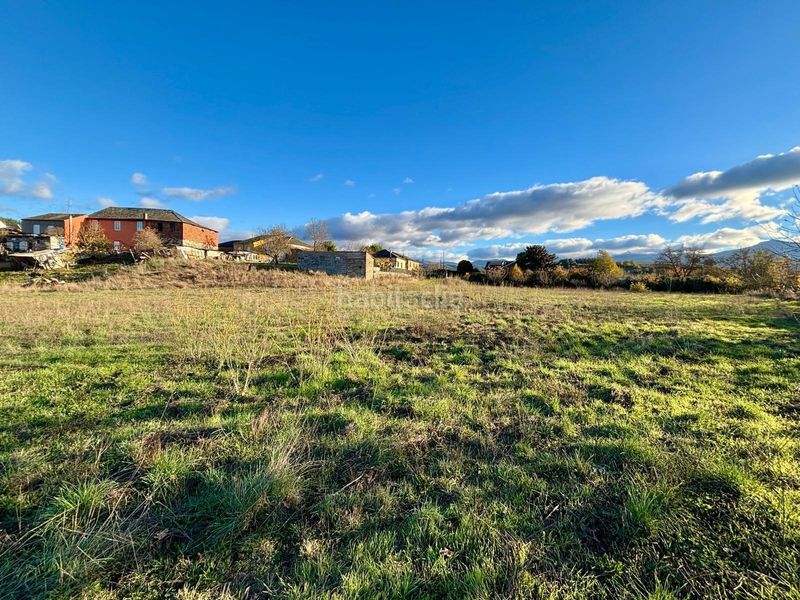 Foto 06ea6882-fd94-4428-a506-0c36c8b300dc. Terreno residencial venta finca urbana en campo con casita de verano en Ponferrada