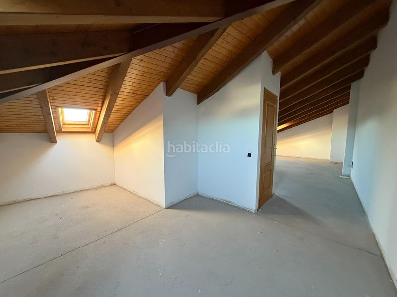 Foto 0d59cffb-66cd-4e48-bfe3-4fe42973e875. Casa aparellada a Cacabelos