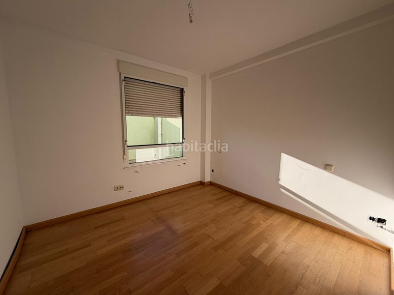 Foto 2a249890-83d4-4736-ad0c-074370404152. Casa aparellada a Cacabelos