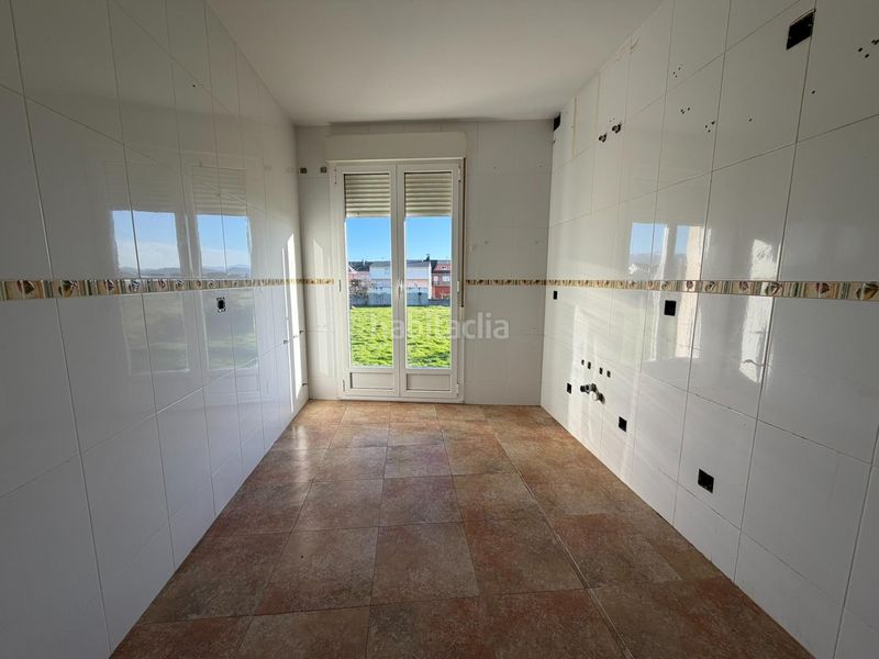 Foto 4e797080-de91-4d53-8824-d0eb66ee5e2b. Casa aparellada a Cacabelos