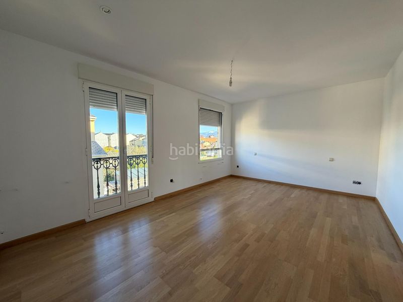 Foto 7253d531-1afa-4a62-9d59-5aedeb35ae13. Casa aparellada a Cacabelos