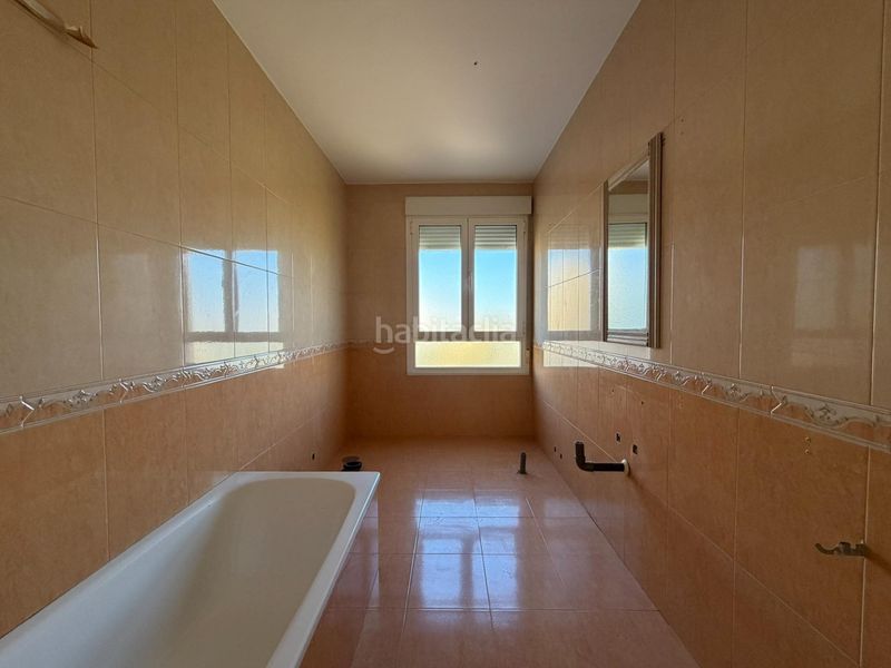 Foto 7a65b5f9-659f-4374-bb53-86f5495ba6c1. Casa aparellada a Cacabelos