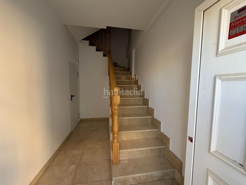 Foto ce4594a3-42ed-4c59-97f0-ac0046796060. Casa aparellada a Cacabelos