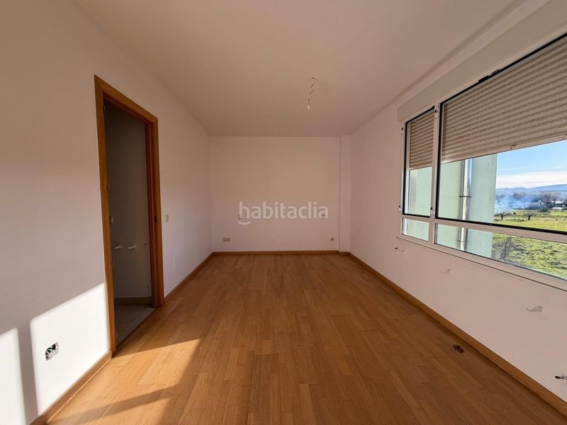 Foto e77e1455-4a12-466f-86ff-fc2c357c736d. Casa aparellada a Cacabelos