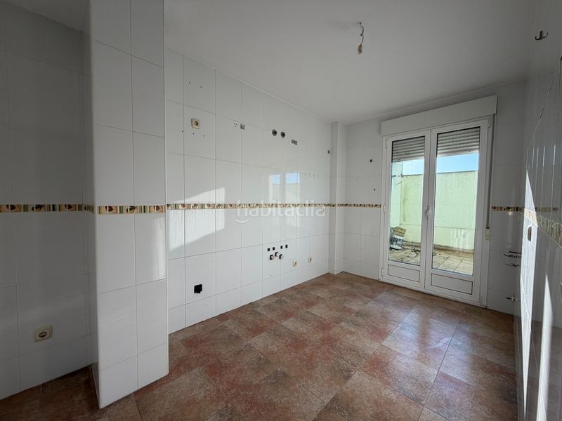 Foto eadb7f23-6e6a-4180-8064-912932b53373. Casa aparellada a Cacabelos