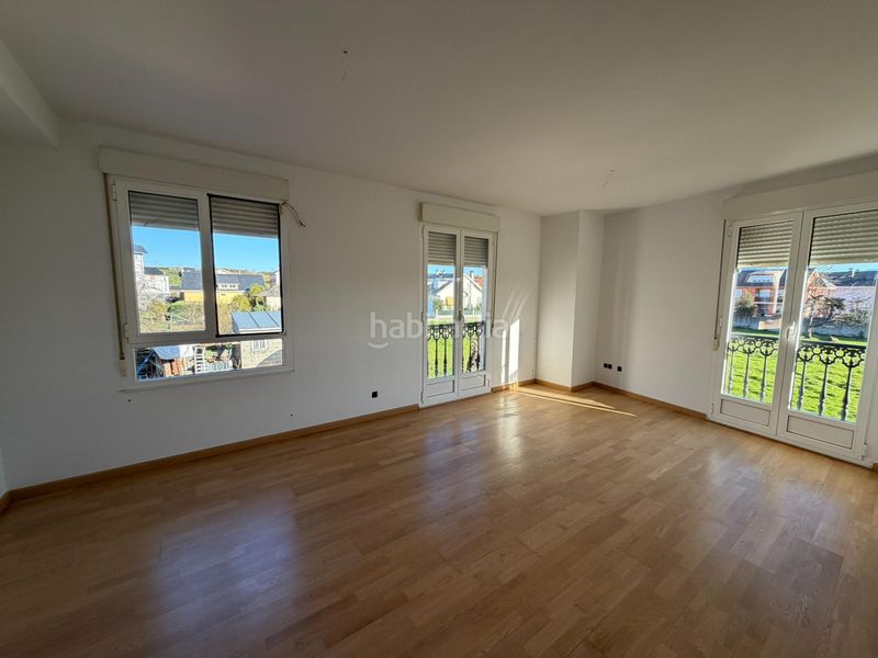 Foto fc0ee3e0-44f2-4adb-a5aa-c975518e2e44. Casa aparellada a Cacabelos