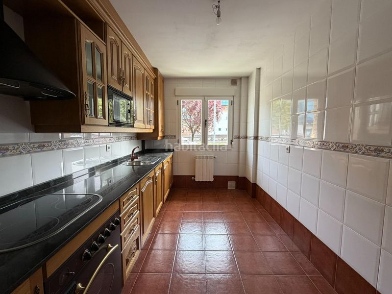 Foto 47f7e736-8ba9-47fe-92d2-9a5e06da0e90. Casa adossada amb calefacció aparcament a Camponaraya