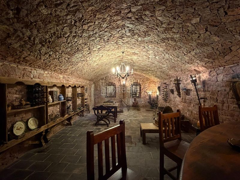 Foto 09d92819-3088-4548-bda5-49920d827303. Xalet amb aparcament a Cacabelos