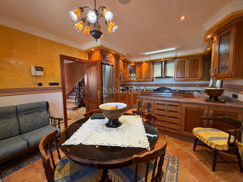 Foto 26eb7d31-54ea-4059-9ef7-09cc32b9bfb1. Xalet amb aparcament a Cacabelos