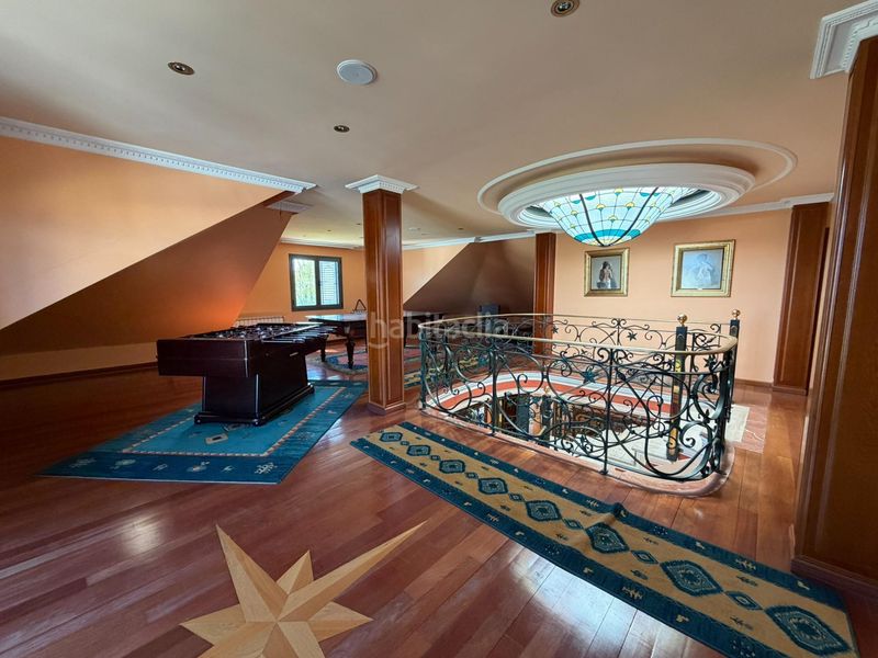 Foto 3643c501-adbb-4aff-a0e6-eff918951c18. Xalet amb aparcament a Cacabelos