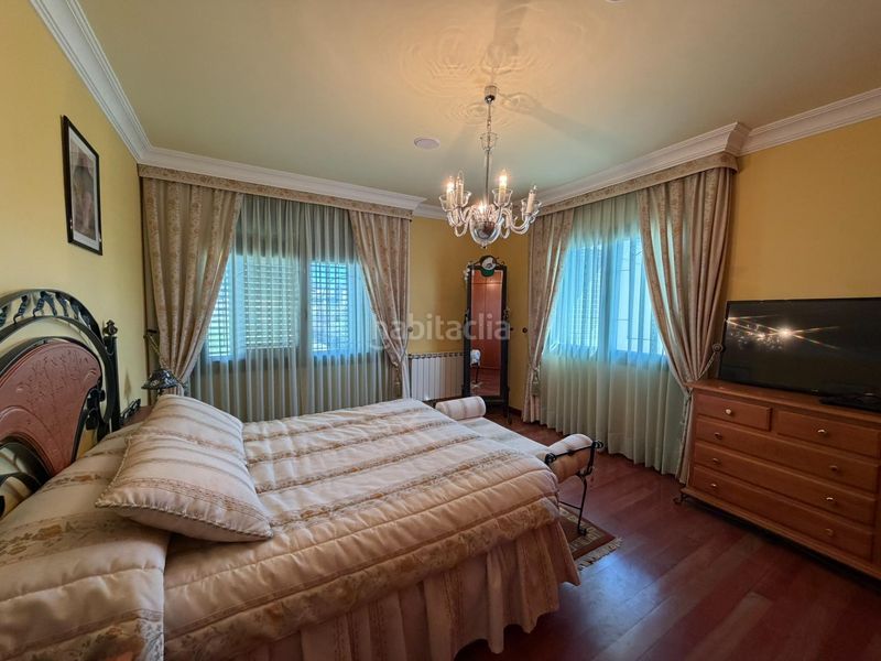 Foto 779c5030-1851-4c89-ba59-3645978542c6. Xalet amb aparcament a Cacabelos