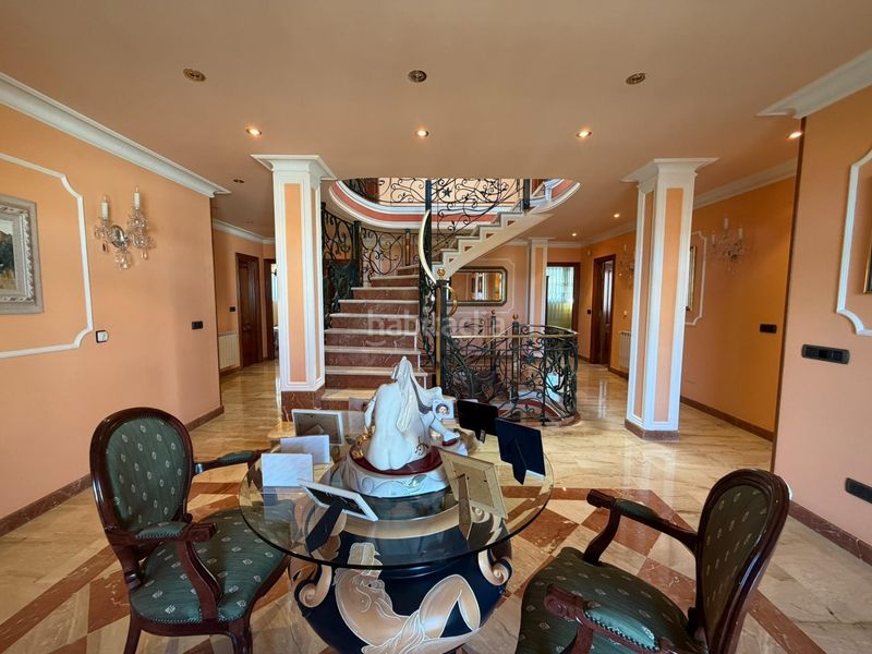 Foto 8a8703ec-2b56-43e4-a66a-822f06614544. Xalet amb aparcament a Cacabelos