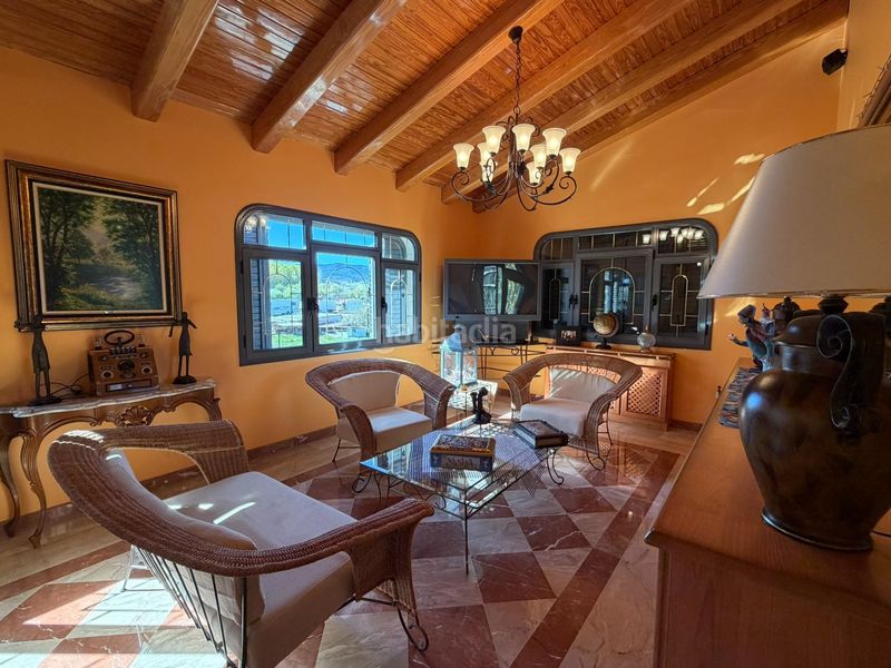 Foto 9a1b012c-687c-46a3-aa75-bec8667d00ed. Xalet amb aparcament a Cacabelos