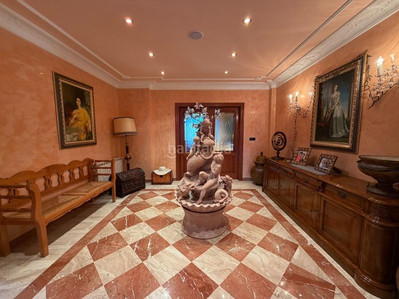 Foto b281cb18-4ea5-40a0-b71a-f999fa5bdd26. Xalet amb aparcament a Cacabelos