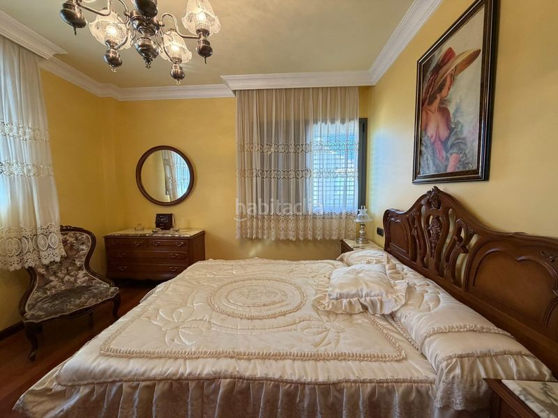 Foto b5528e6f-4709-40b2-ad89-0a16451b92c0. Xalet amb aparcament a Cacabelos