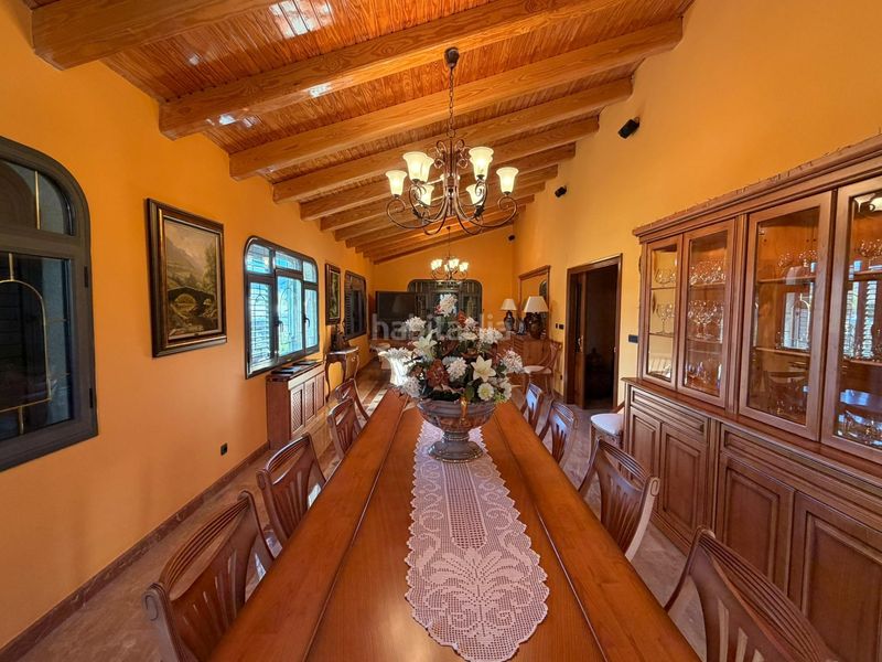 Foto c73b2445-9eba-4995-939c-2c42b61b6e00. Xalet amb aparcament a Cacabelos