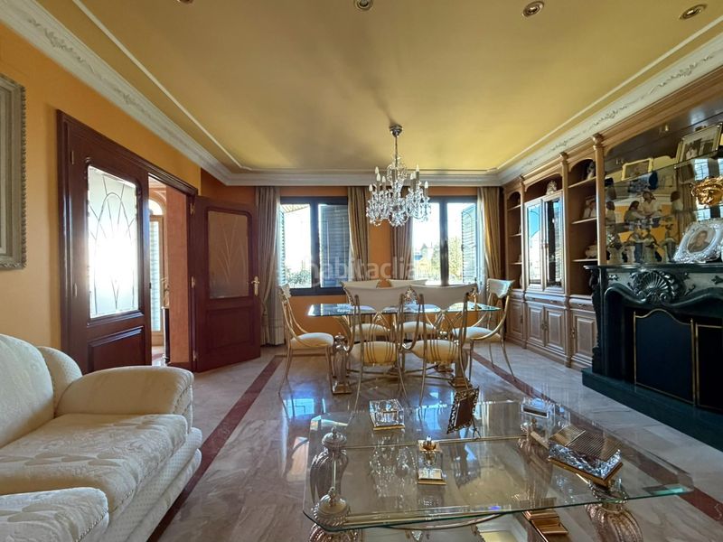 Foto d7767011-c505-4464-baa7-5cc551b23ca8. Xalet amb aparcament a Cacabelos