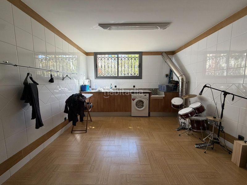 Foto de61d39a-fad3-445a-aec7-c6d93323743e. Xalet amb aparcament a Cacabelos