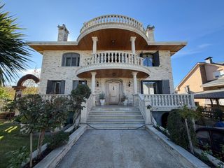 Chalet in Cacabelos. Venta chalet en cacabelos