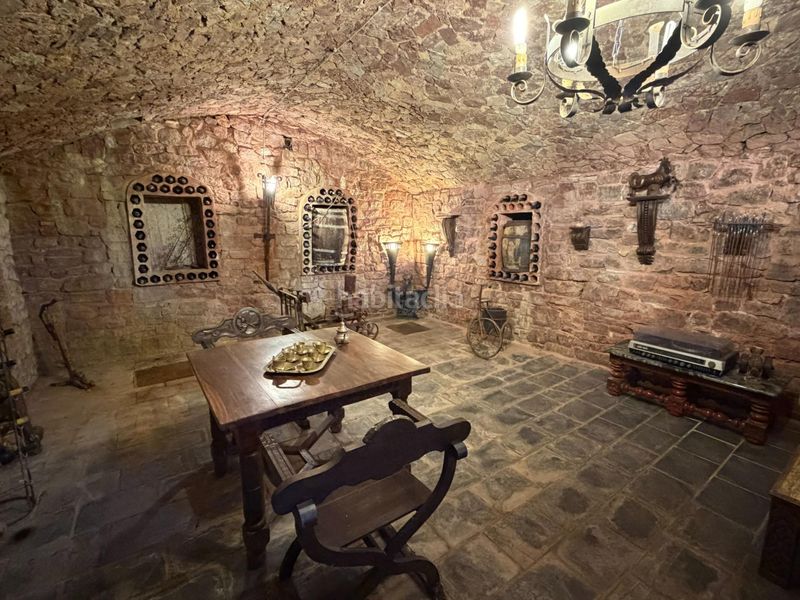 Foto e01d52bc-27e4-48c6-979f-c17c203fcd1b. Xalet amb aparcament a Cacabelos