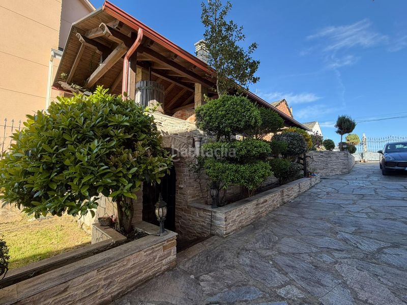 Foto eec3a66c-1483-4323-a601-f91307f33a4e. Xalet amb aparcament a Cacabelos