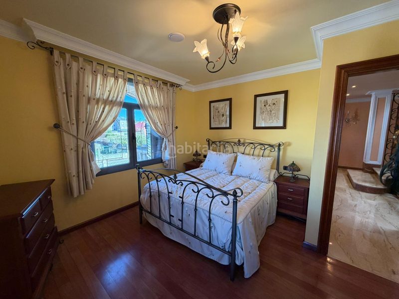 Foto f4800564-9337-4236-9489-77f2f6e71d6c. Xalet amb aparcament a Cacabelos