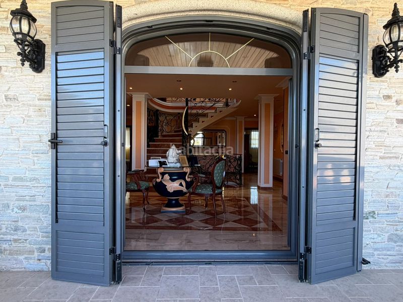 Foto f6a9ae18-c70d-4794-88b3-a5de5555d35c. Xalet amb aparcament a Cacabelos