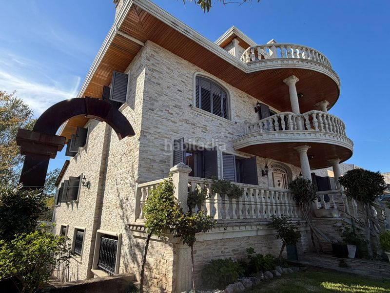 Foto f6b62573-a908-45ec-843f-ff790fc1b906. Xalet amb aparcament a Cacabelos