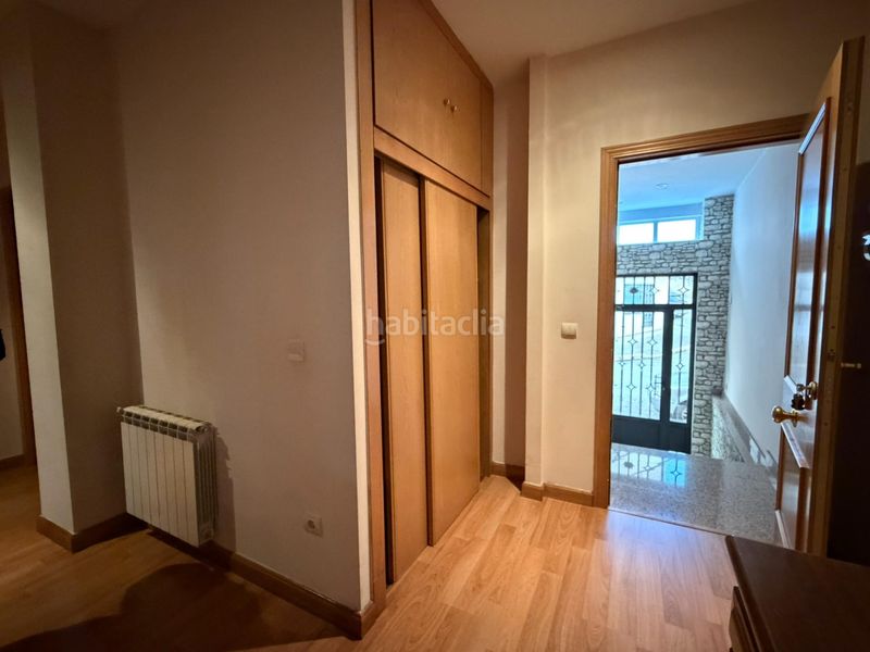 Foto fe0d8ea9-c4de-4fba-b63d-7700b219d99f. Apartament amb calefacció a Zona Alta Ponferrada
